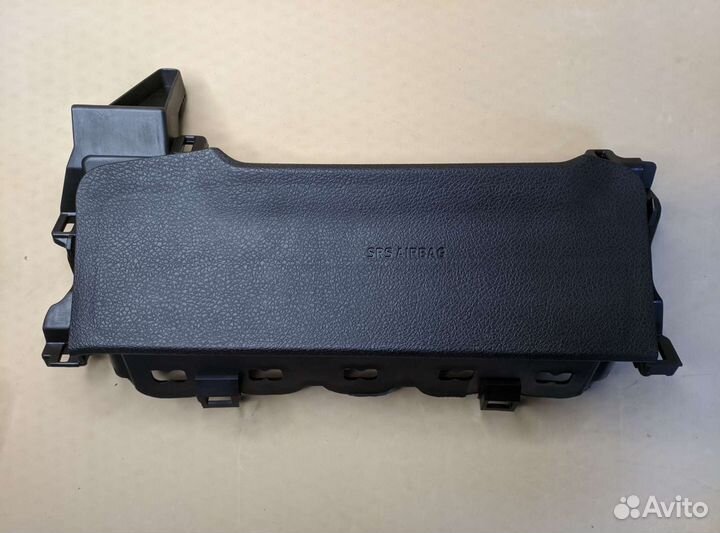 Заглушка подушки безопасности в ноги Toyota V70