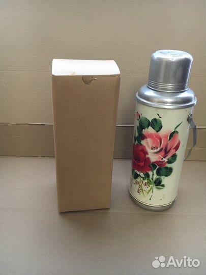 Термос с кружками