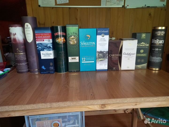 Коллекция коробок из под виски