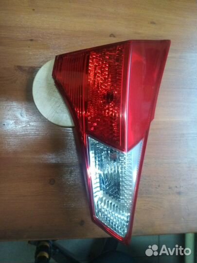 Фонарь задний внутренний левый для Toyota RAV 4