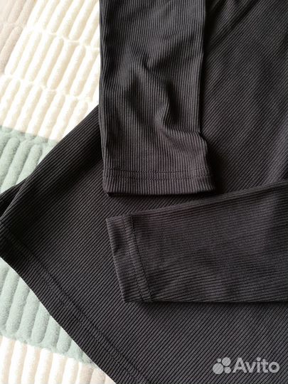 Черная водолазка рубчик