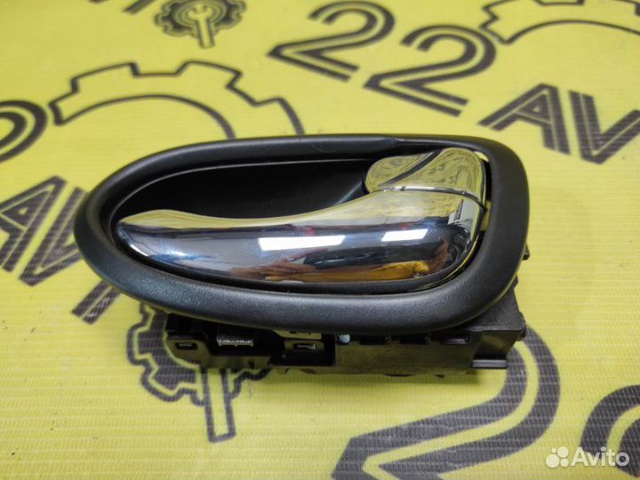 Ручка двери внутренняя задняя правая Nissan