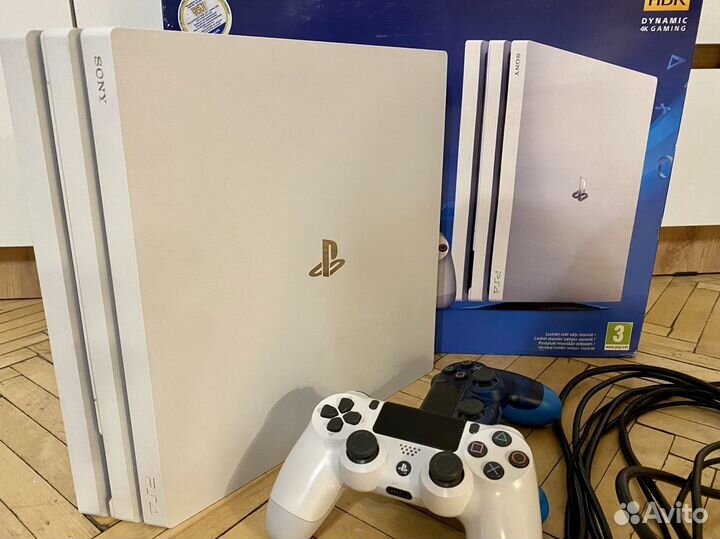 Sony PlayStation 4 Pro 1tв Glacier White