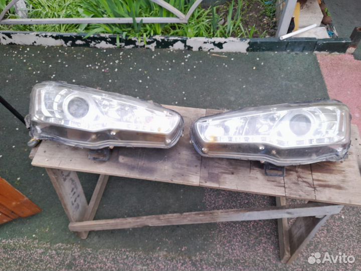 Фары на Мицубиси Лансер 10