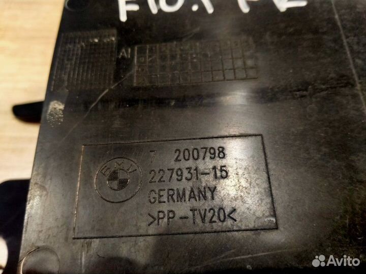 Воздуховод правый Bmw 528I F10 N52B30 06.2010