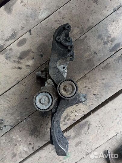 Площадка крепления насоса гур renault logan 2