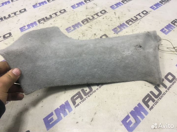 Накладка стойки задней правой Форд Фокус 1 универс