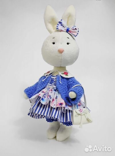 Текстильные игрушки. Зайка