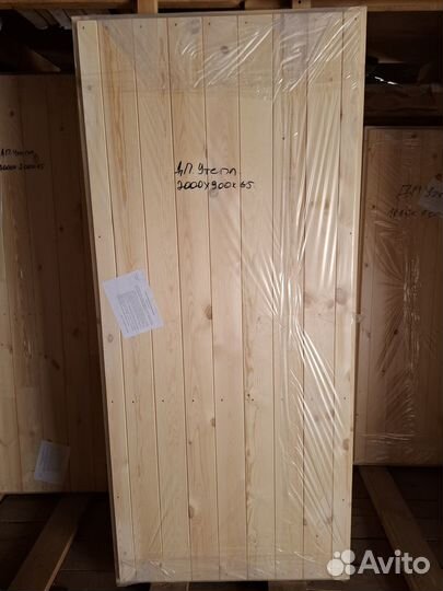 Дверь входная деревянная