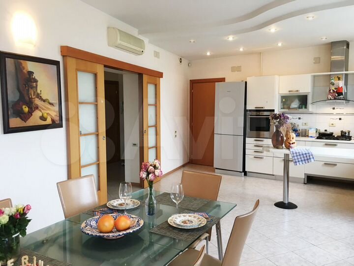 5-к. квартира, 300 м², 9/10 эт.