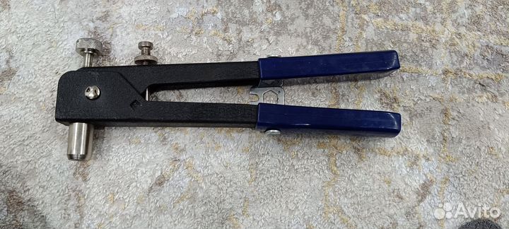 Заклепочник резьбовой