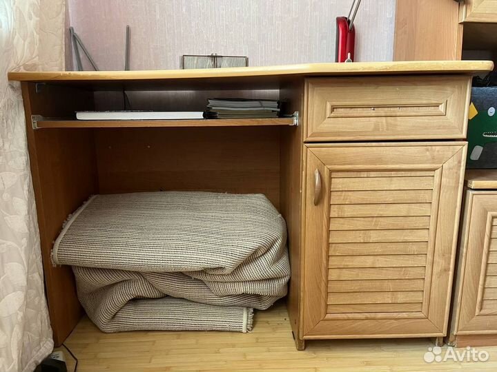 Письменный стол