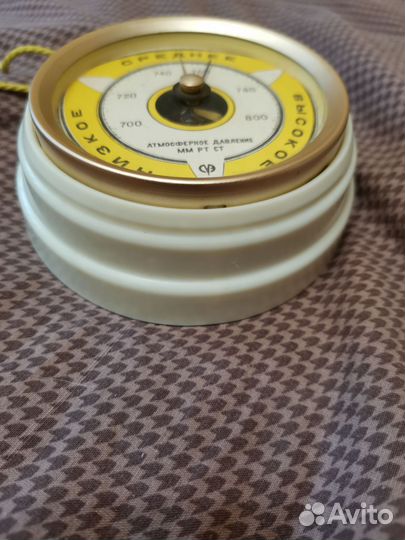 Барометр настенный