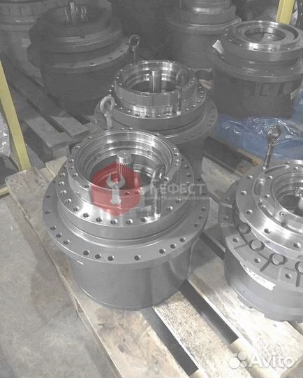 Бортовой редуктор Case CX240LR KRA10120