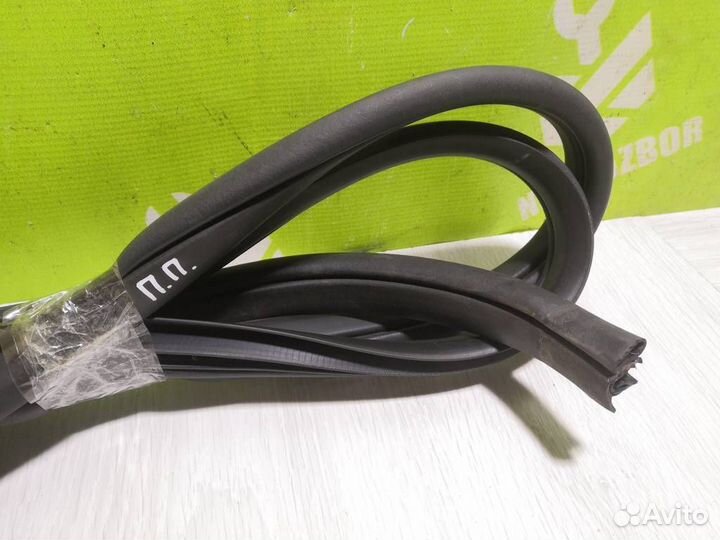 Уплотнитель двери Киа Оптима 3