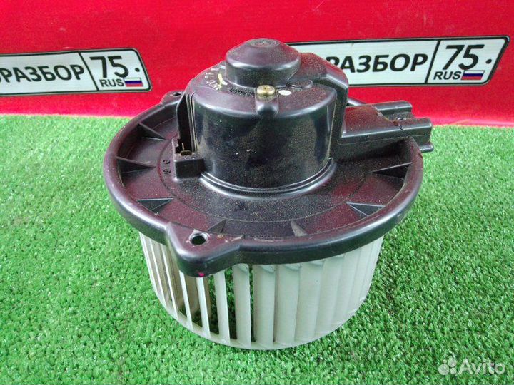 Мотор печки Toyota Corolla Spacio ZZE122N 1zzfe