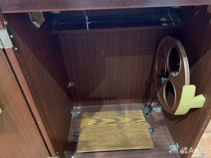 Швейная машинка с тумбой