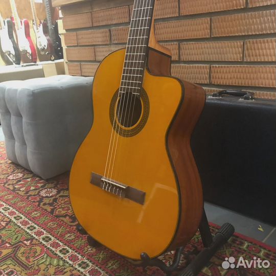 Классическая гитара с подключением Takamine GC1CE