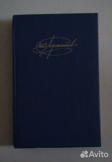 Книги -Чехов,Пушкин,Крылов,Маяковский,словарь и пр