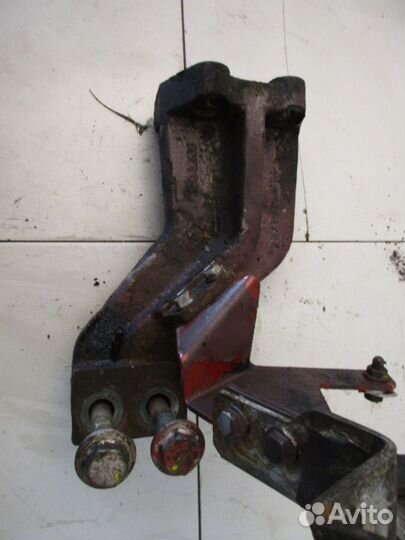 Кронштейн двигателя передний Iveco Stralis