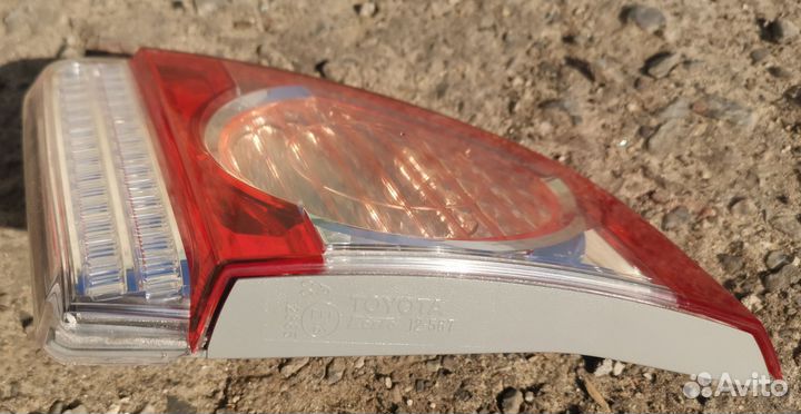Фонарь в багажник правый Toyota Corolla 150 rest