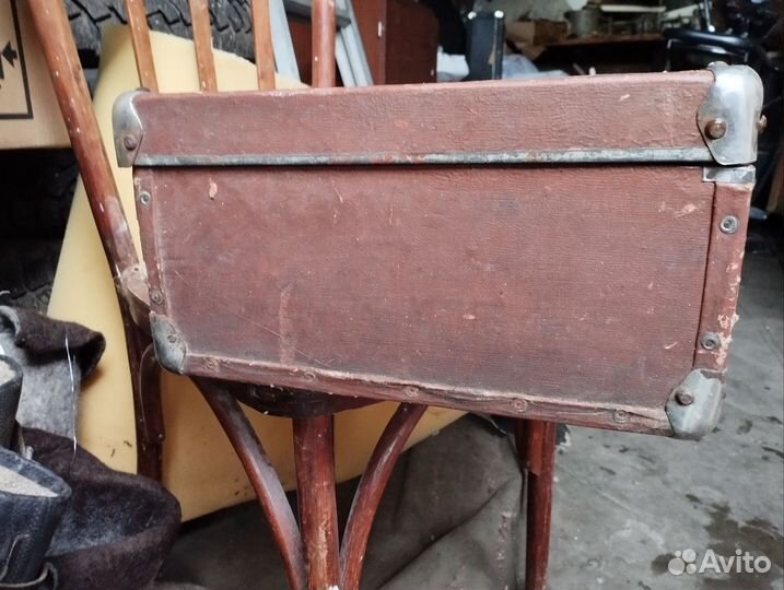 Чемодан старый