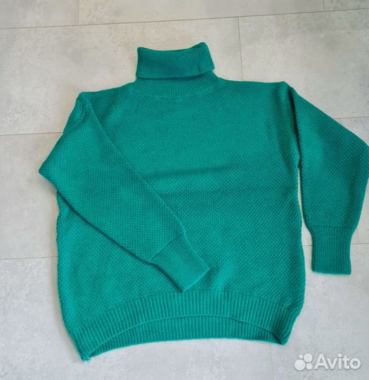Свитер новый 42-48р