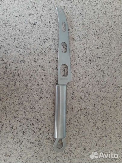 Нож для нарезки сыра