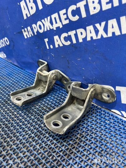 Петля двери Toyota Sprinter седан 1994