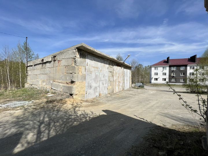 Гараж, > 30 м²