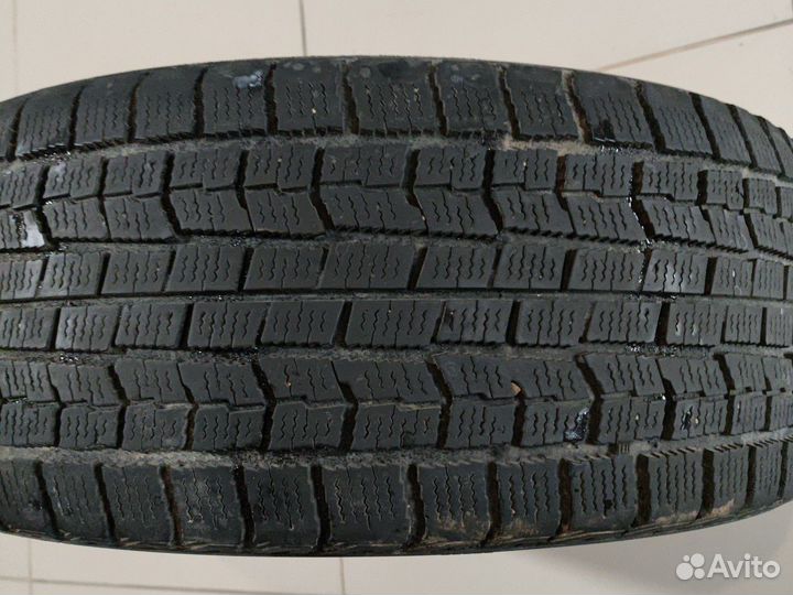 Goodyear UltraGrip Ice Navi Zea 215/55 R17 93Q