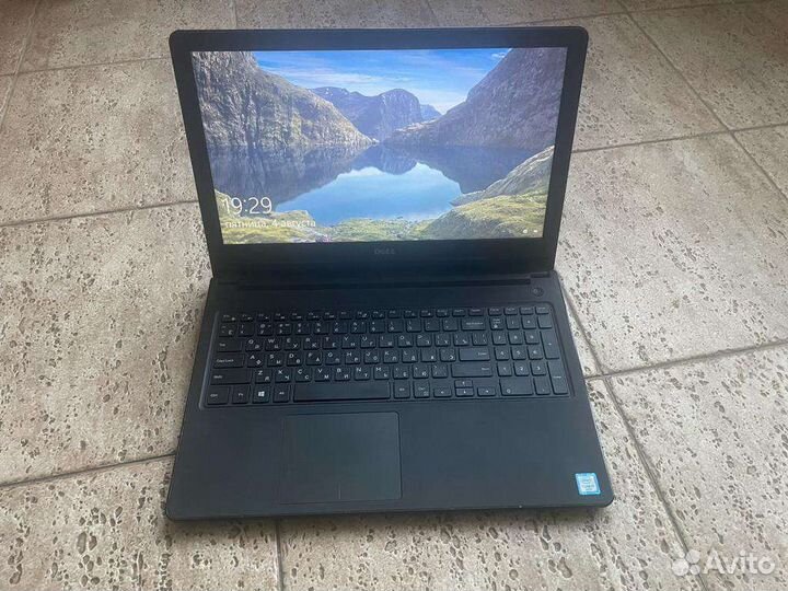 Ноутбук dell 15,6 ssd