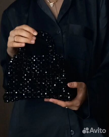 Сумка из акриловых бусин ручной работы