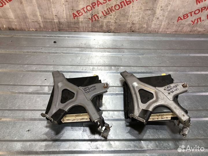 Блок предохранителей монтажный Ланд Крузер 200