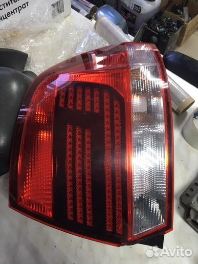 Volkswagen polo 5 задний правый фонарь