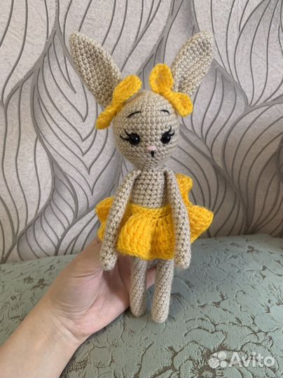 Вязаный заяц