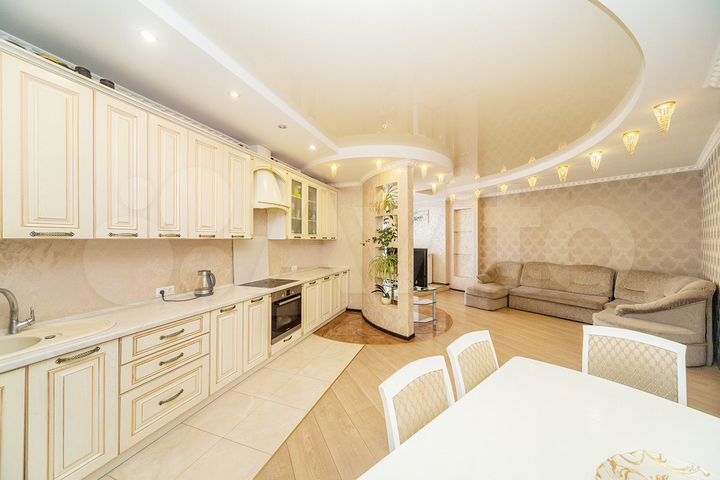 4-к. квартира, 102 м², 9/17 эт.