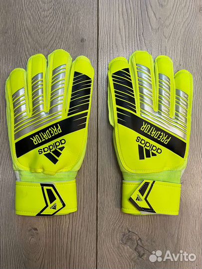 Вратарские перчатки adidas