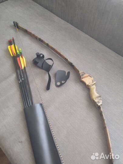 Спортивный лук с чехлом и стрелами