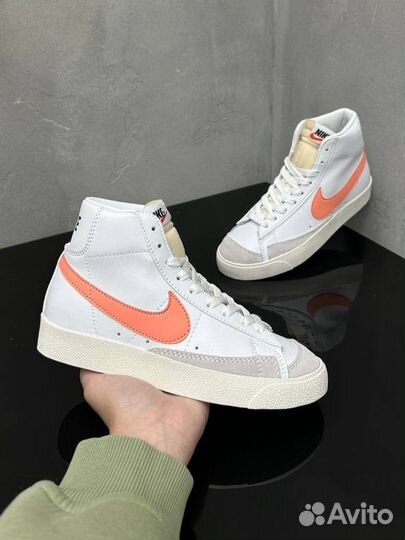 Nike Blazer Mid 77 White Atomic Pink