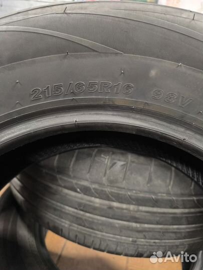 Westlake Zuper Eco Z-107 215/65 R16 98V