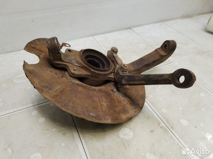 Кулак поворотный передний правый Лада Нива 21214