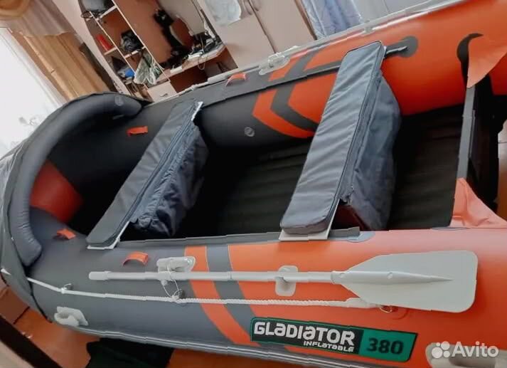 Надувная лодка gladiator E380PRO