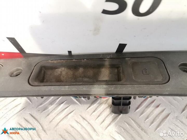 Ручка крышки багажника Volvo S60 2 рест. 2015