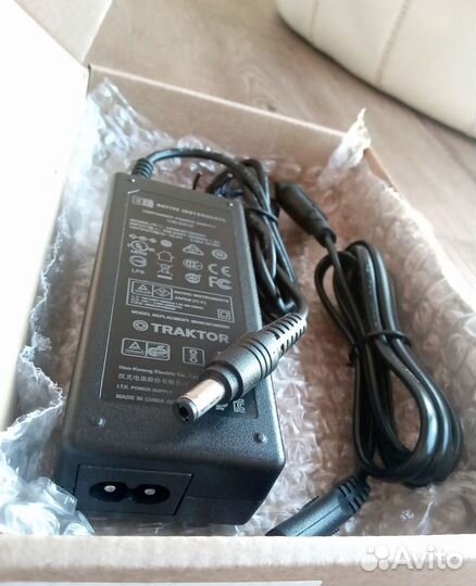 Блок питания для Traktor Kontrol 15V 2.66A (NI)