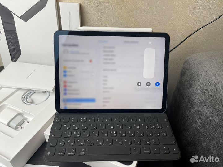 iPad Air 4 64gb Wi-Fi + Keyboard + Pencil 2