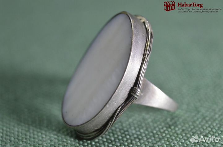 Кольцо, колечко с перламутровой вставкой. Металл