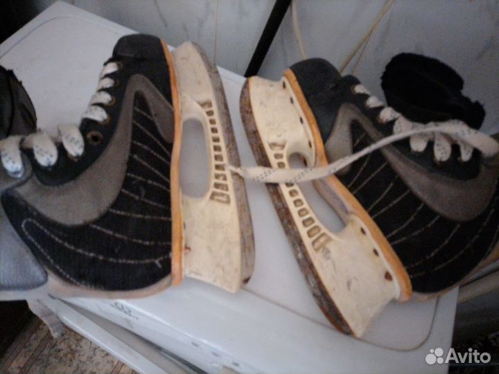 Коньки хоккейные 39 размер