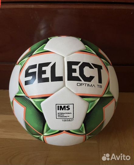 Футбольный мяч