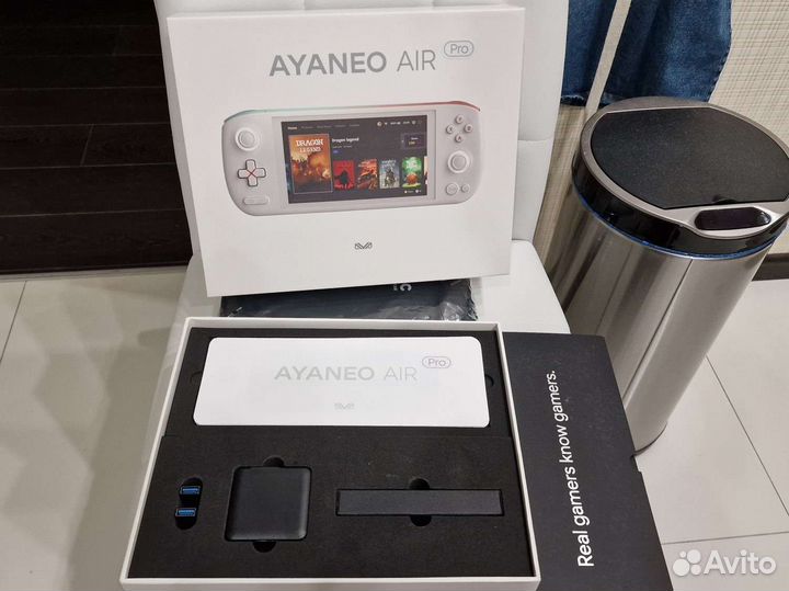 Портативная приставка Ayaneo air pro